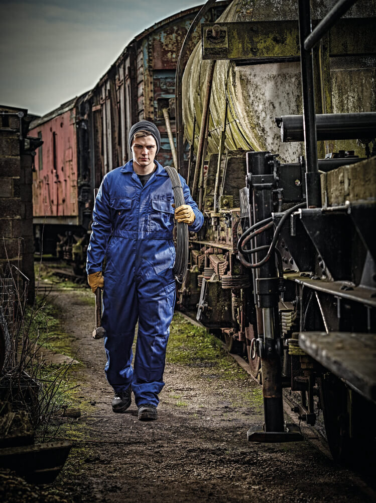 DICKIES LAUNCH MULTIPURPOSE TWO-TONE TROUSERS TO ITS EVERYDAY WORKWEAR RANGE