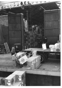 Photo Unloading Armstrong tiles from barge 1960s