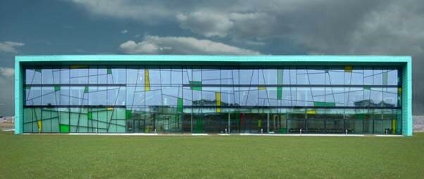 High performance curtain walling from Reynaers creates eye-catching façade @ReynaersLimited