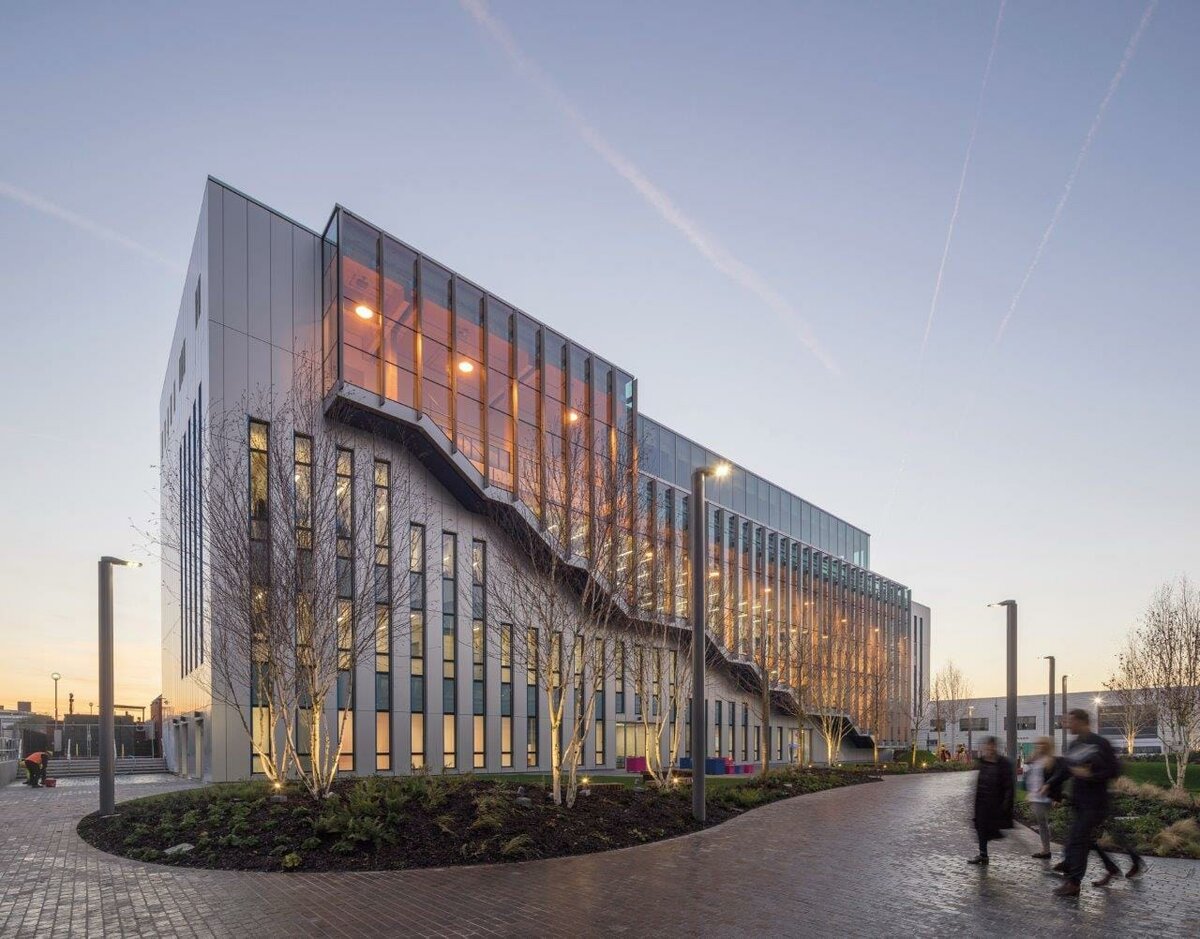 ALUCOBOND® Announces Two CPDs on the Specification & Fire Safety Aspects of Aluminium Composite Material
