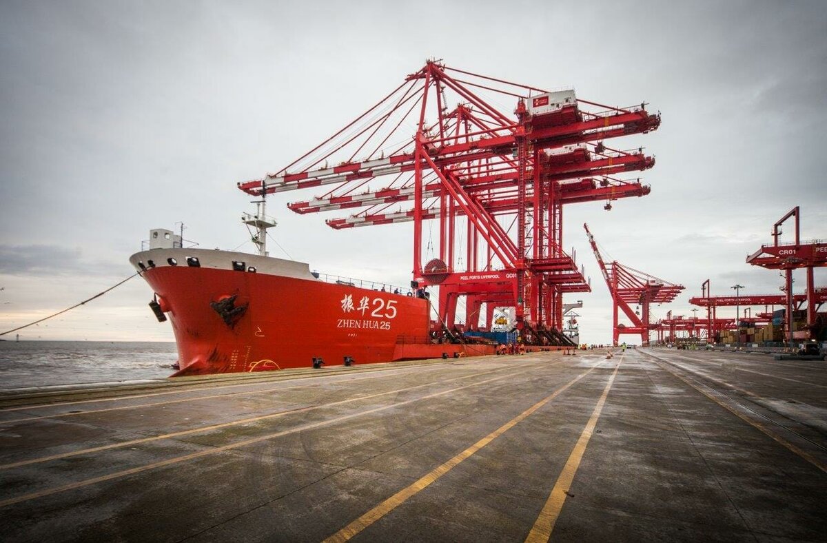 Quality Freight UK delivers megamax cranes into Liverpool2 container terminal