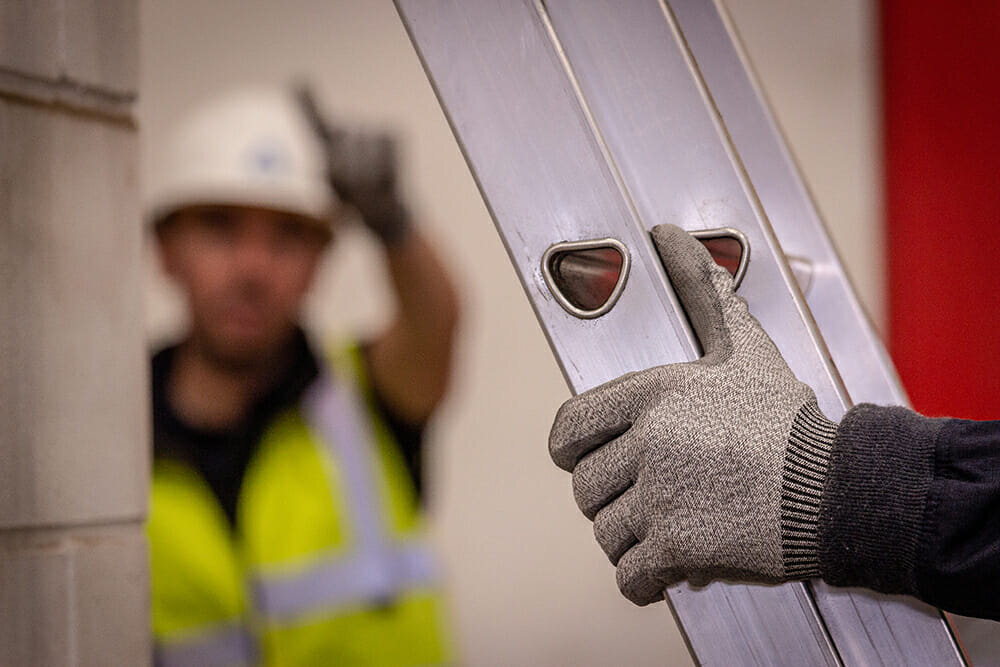 Ladder Association issues new guidance on protecting ladder users from Coronavirus @Ladder_Tweet