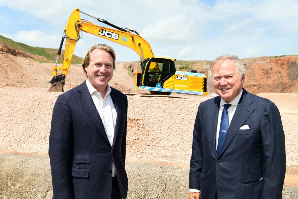 JCB unveils world’s first hydrogen digger @rysehydrogen @jcbmachines