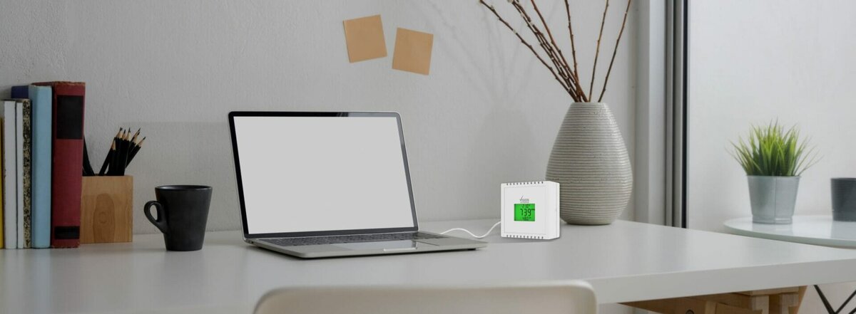 Plug and play CO2 monitor keeps workplace safe