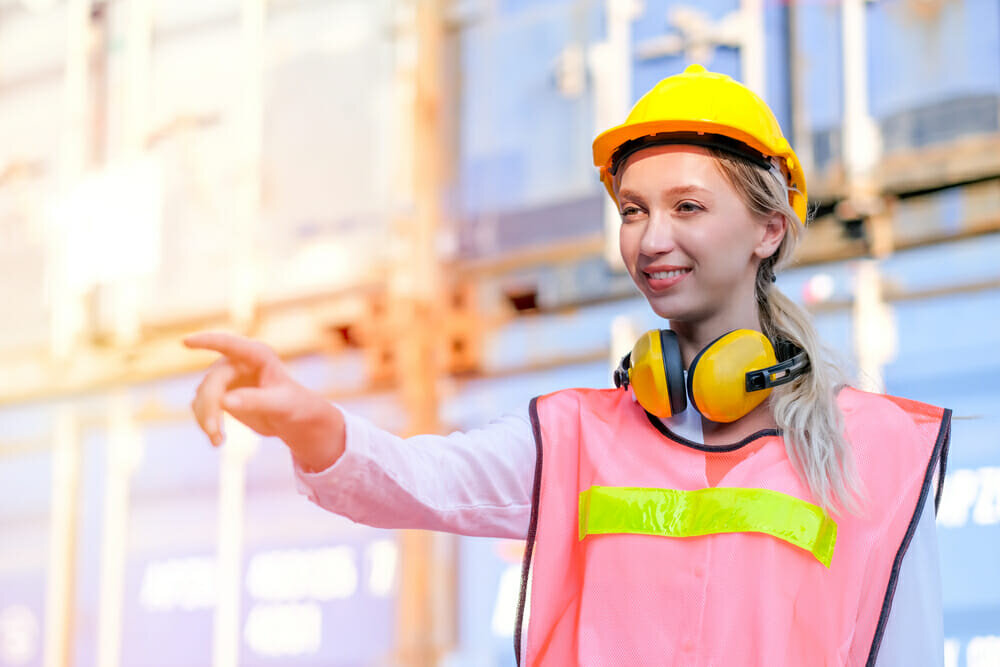 Women Get Things Done: The Rapid Rise of Female Tradespeople @VanNinjaUK  @watermans__