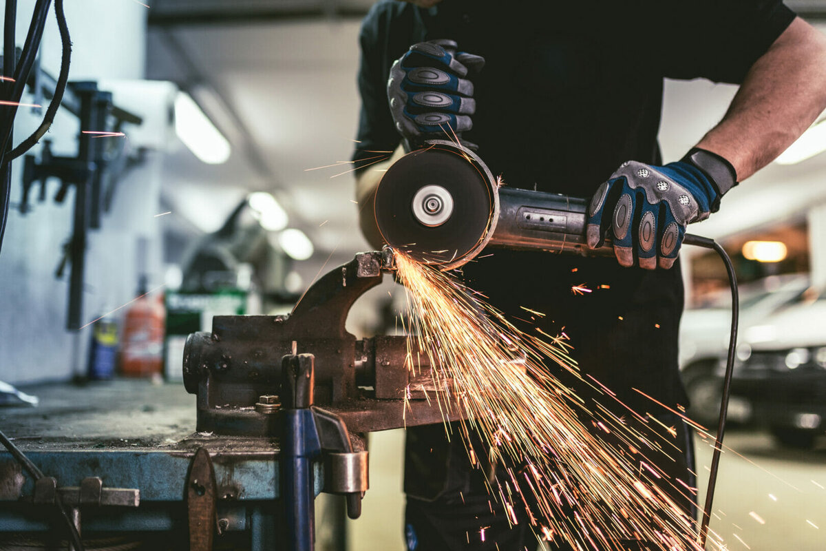 CUTTING EDGE TECHNOLOGY: HOW TO CHOOSE ABRASIVE PRODUCTS THAT DELIVER SAFETY AND INCREASE PRODUCTIVITY￼