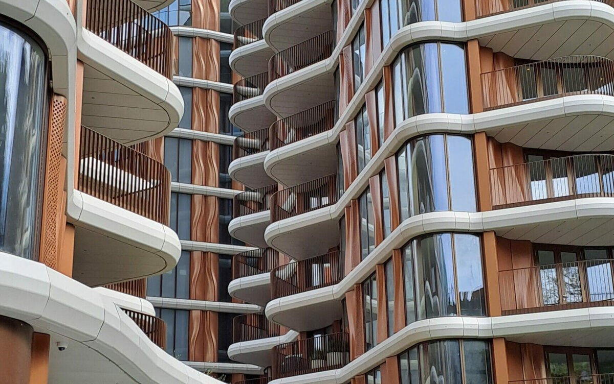 Semicircular balcony demands resolved by Schöck