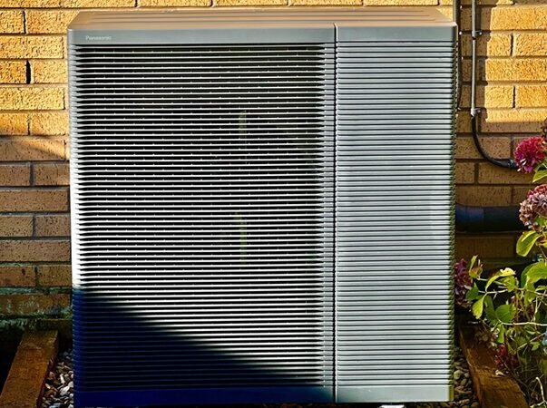 Green Living: Couple Embrace Sustainability with Panasonic R290 Heat Pump Installation