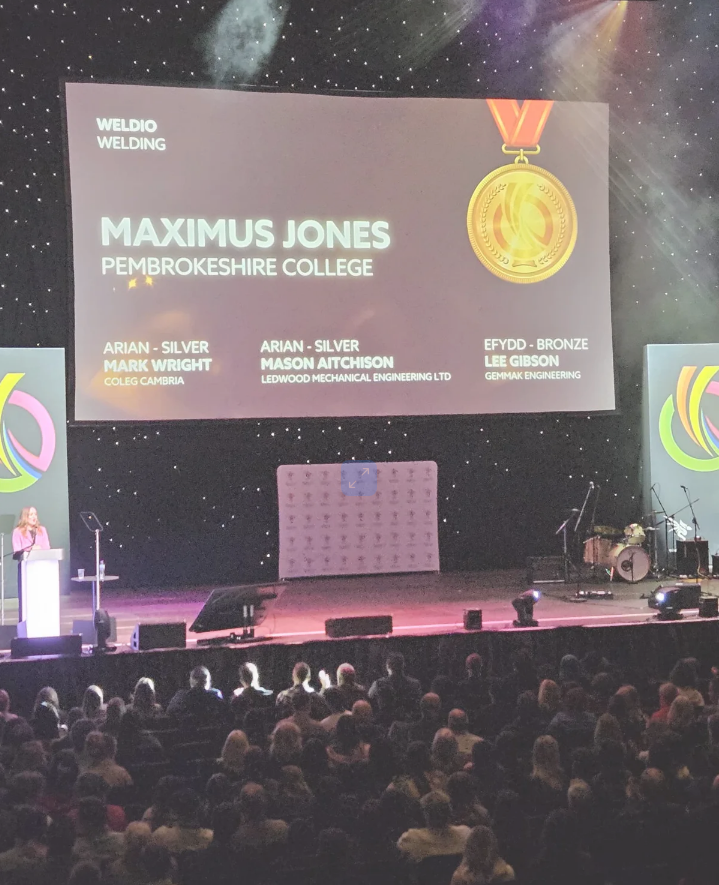 Gemmak Engineering Apprentice Wins Award