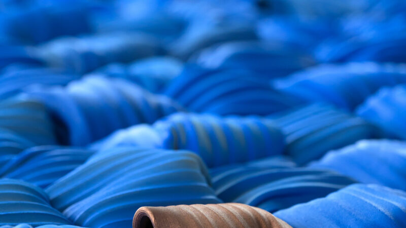 Polish artist Alicja Patanowska unveils ‘The Ripple Effect’ at the V&A for London Design Festival 2025 – a 2,000-tile installation exploring the hidden consequences of copper mining.