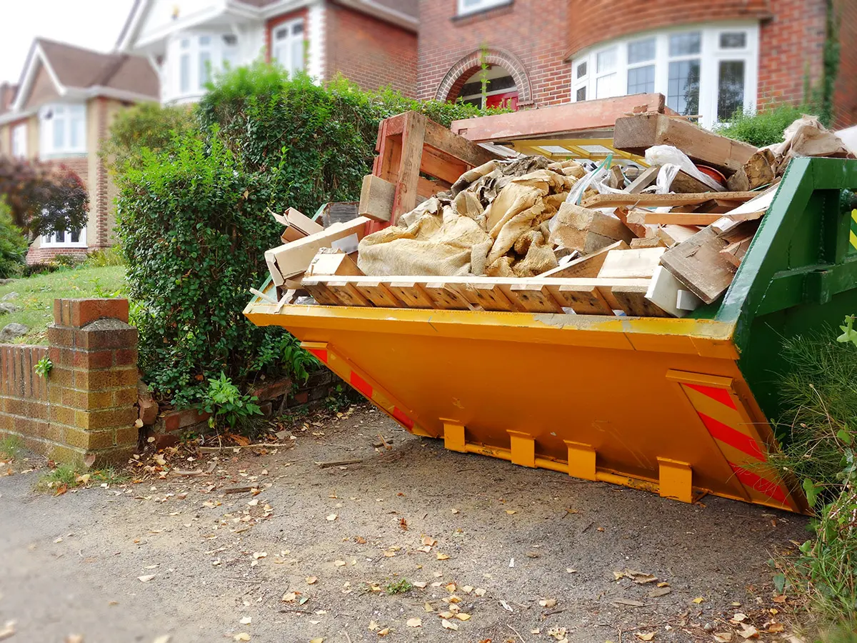 UK Contractors Face Rising Project Costs Amid New Pressures on Mixed Skip Recycling