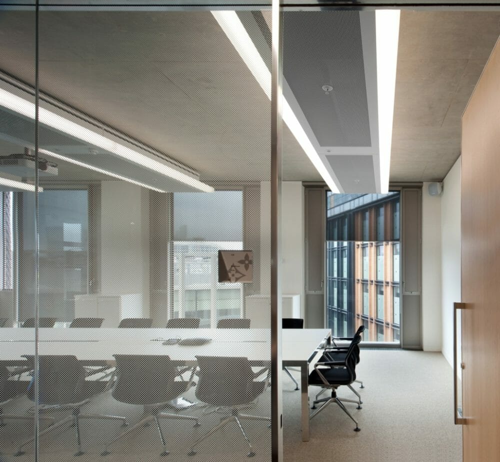 HIGH-END OFFICES EQUIPPED WITH LUXONIC’S ADVANCED CHILLED BEAM LUMINAIRES