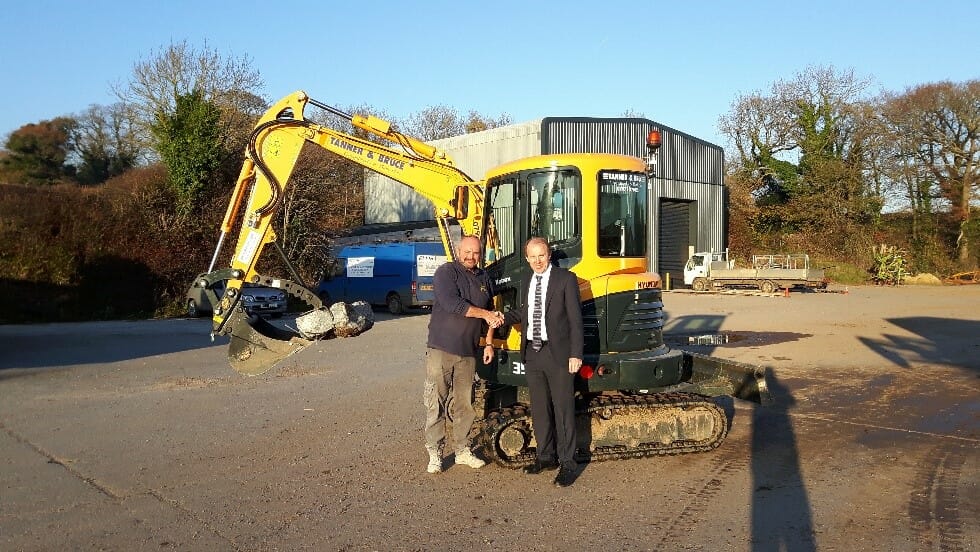 Selwood delivers adapted excavator to groundworks contractor @selwoodgroup