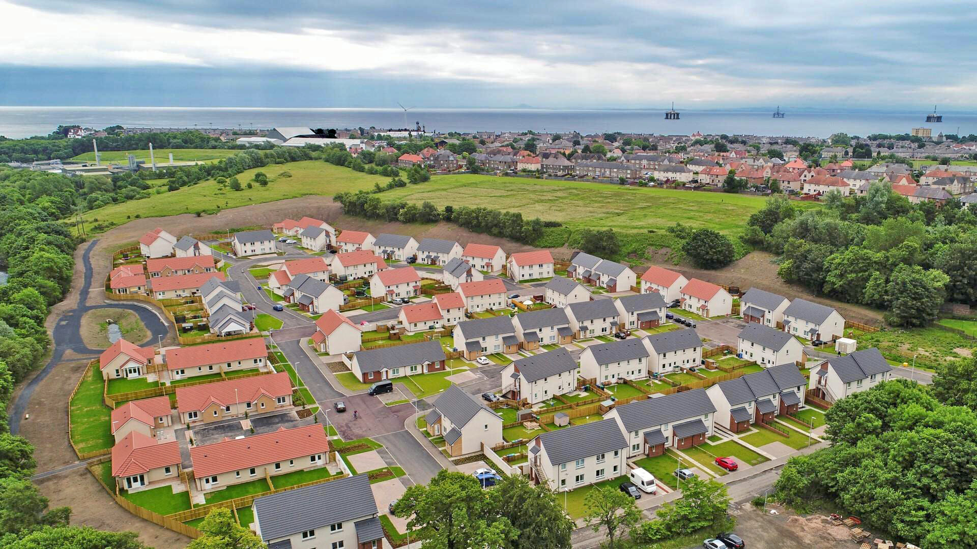 RUSSELLS HELPS TO CEMENT SOCIAL HOUSING PLANS IN SCOTLAND @RussellRoofTile