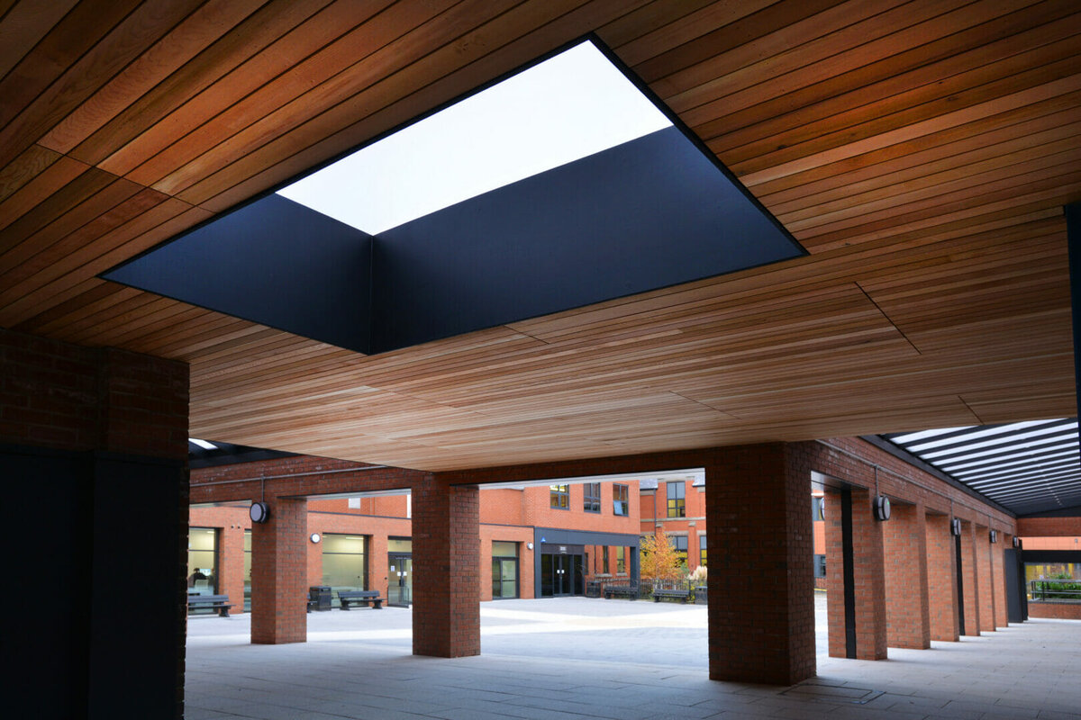 ROOFLIGHT SOLUTIONS SUPPORT COLLEGE UPGRADE PROJECT    @Xtralite