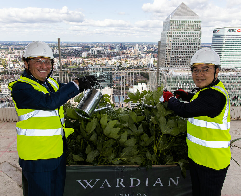 Wardian London celebrates topping out – bringing urban oasis to Canary Wharf @EcoWorld