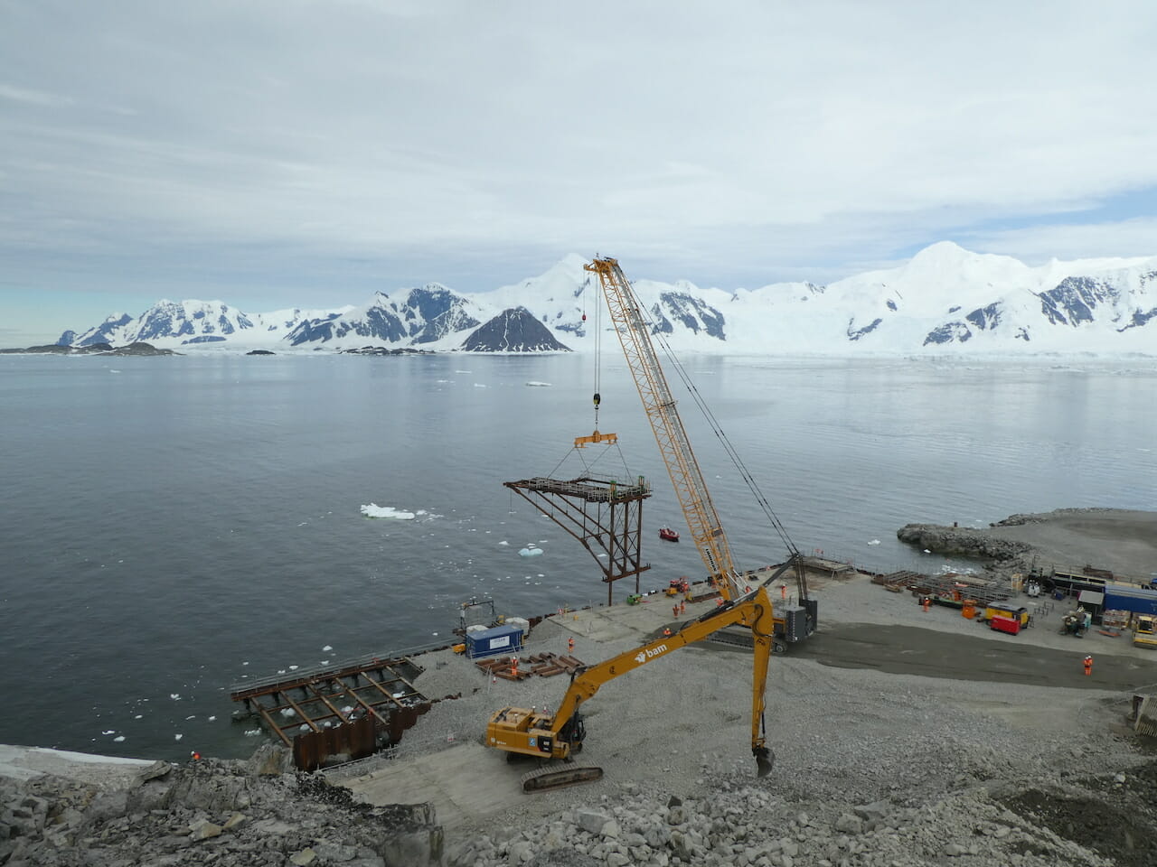 Caldwell Adjustable Spreader Beam Lifts Rothera Wharf Frames in Antarctica