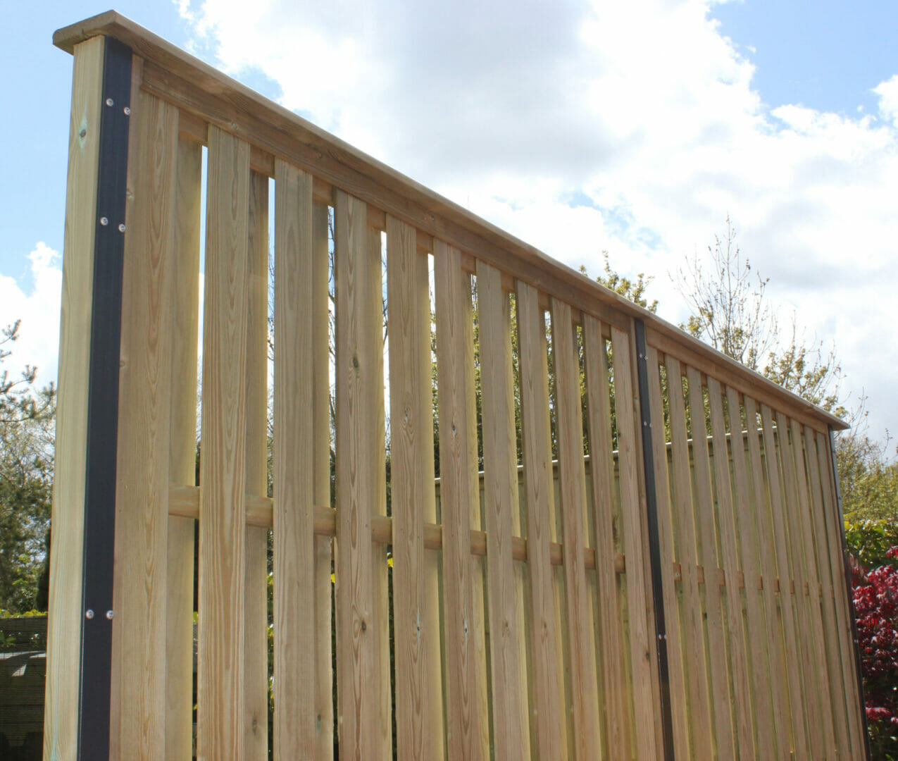Small but mighty – T-shaped steel posts from Jacksons Fencing @Jacksonsfencing