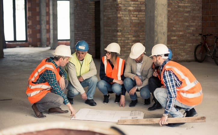 The best ways to start your career in the construction industry  