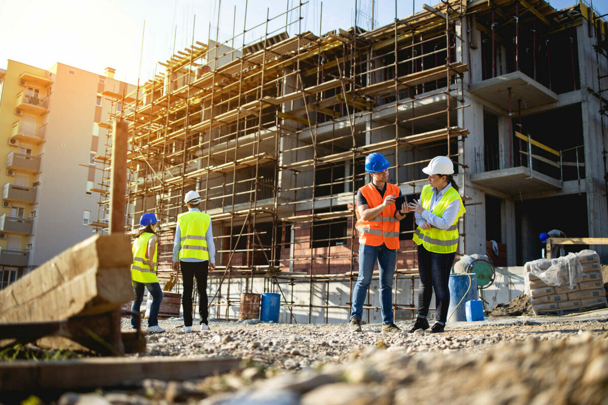 How has the UK construction sector fared in 2022?