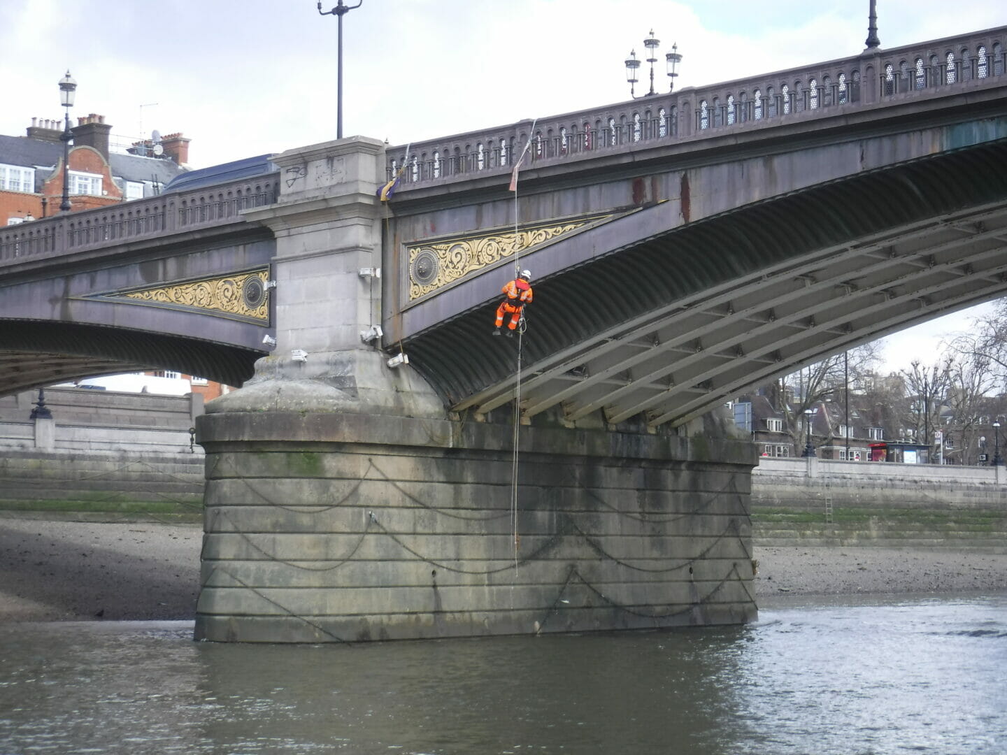 Up close and personal – a return to inspect Battersea Bridge after 31 years