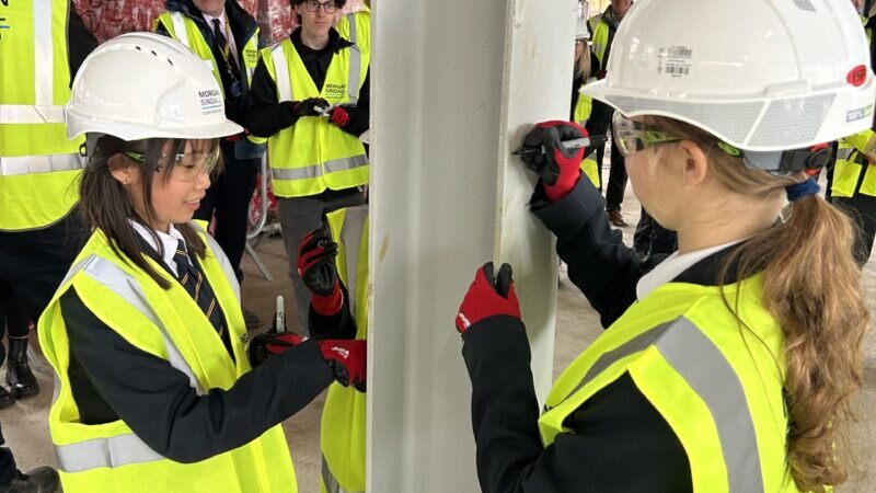 MORGAN SINDALL CONSTRUCTION CELEBRATES WITH STEEL SIGNING AT  THE CASTLE SCHOOL