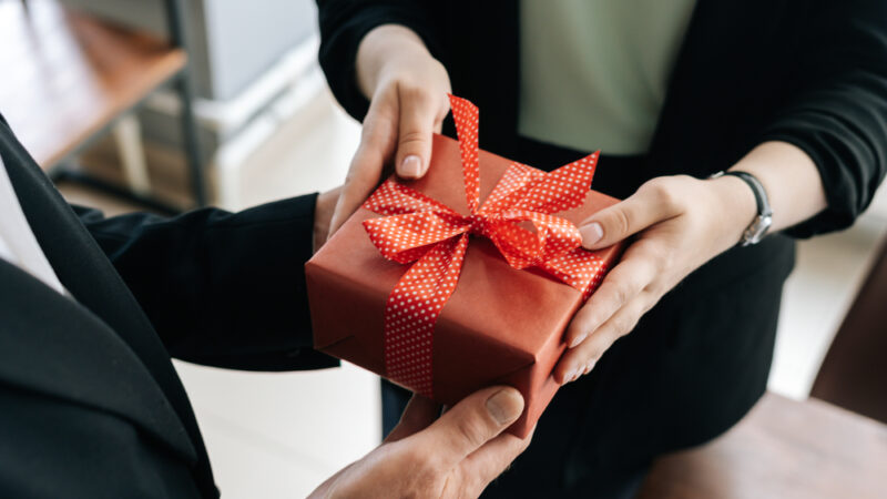 How to Think Smart on Your Business’ Approach to Corporate Gifting